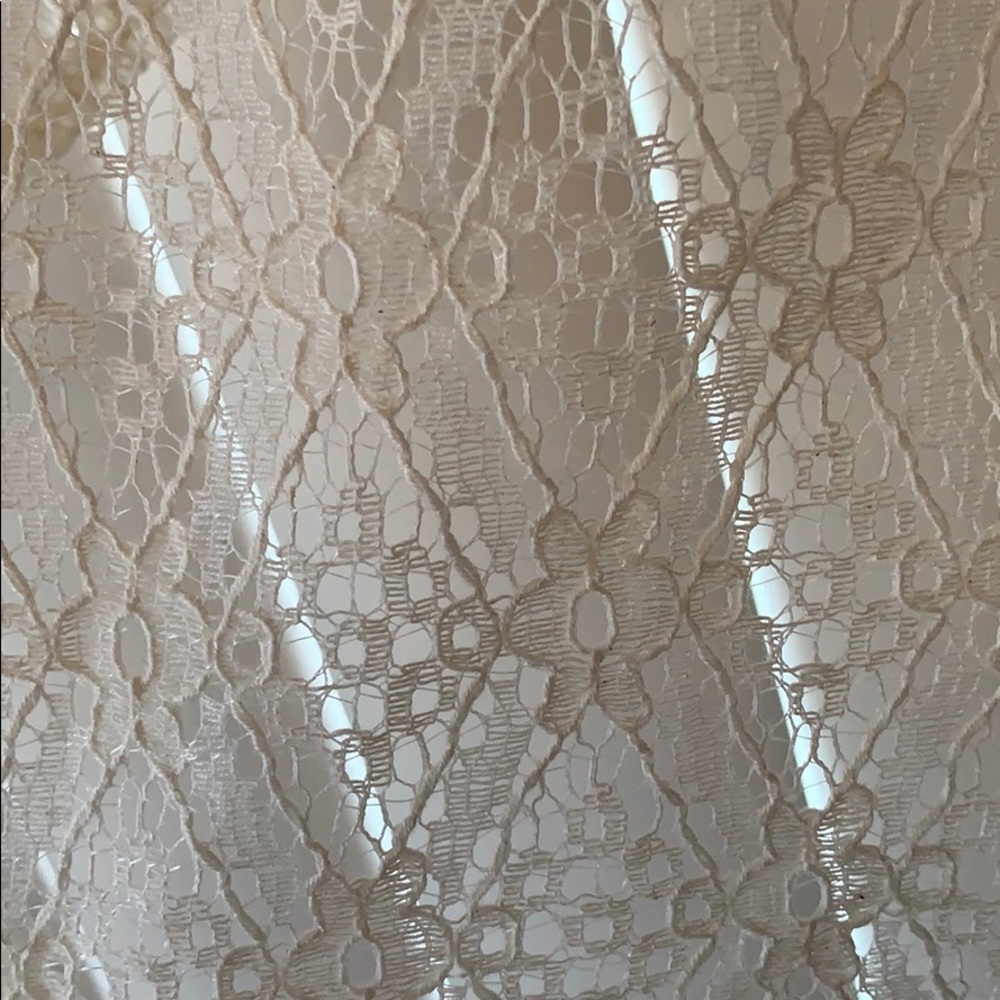 American Eagle Cream Lace Cropped Tank Top - Picture 2 of 2